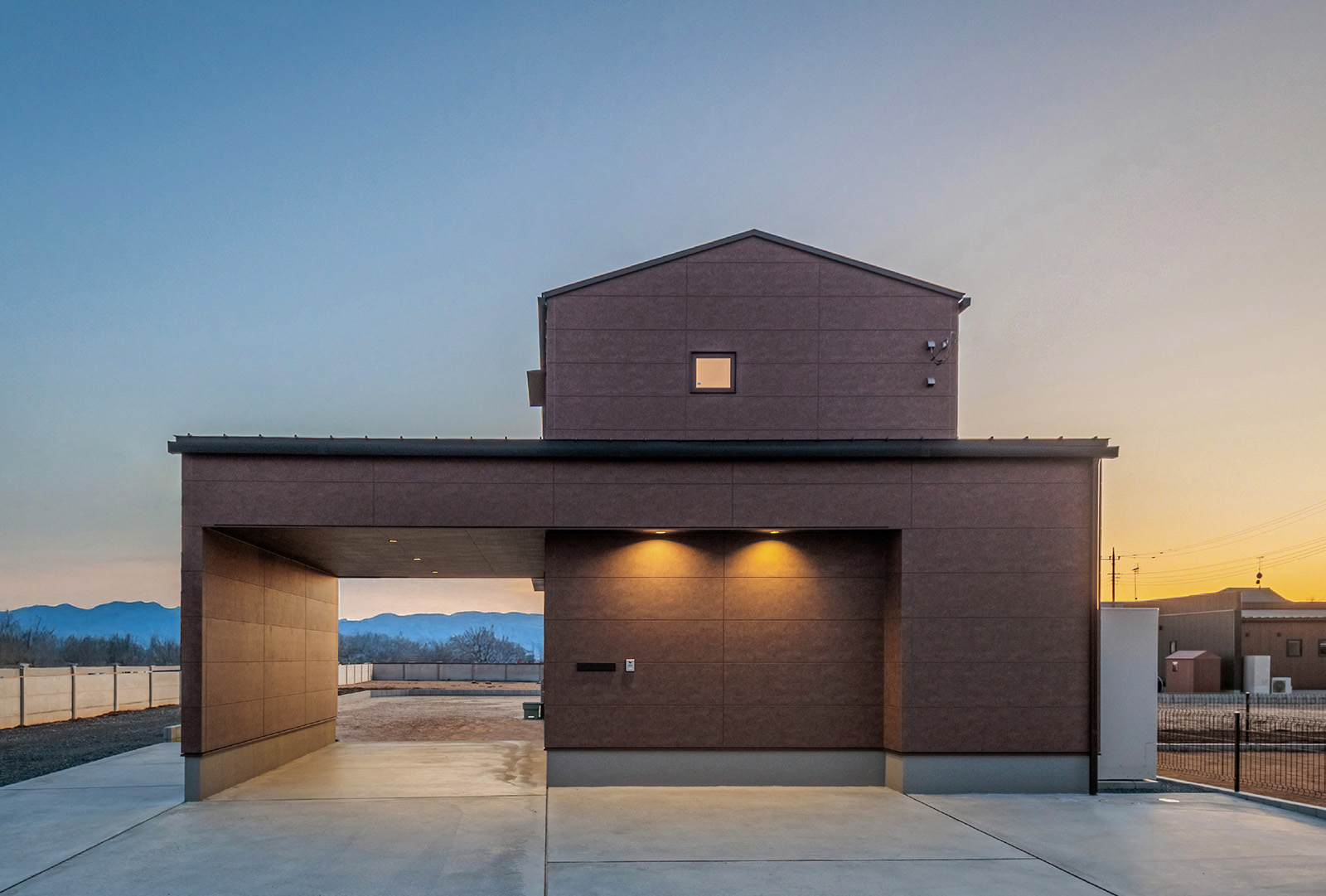 石岡市北府中　街角モデルハウス